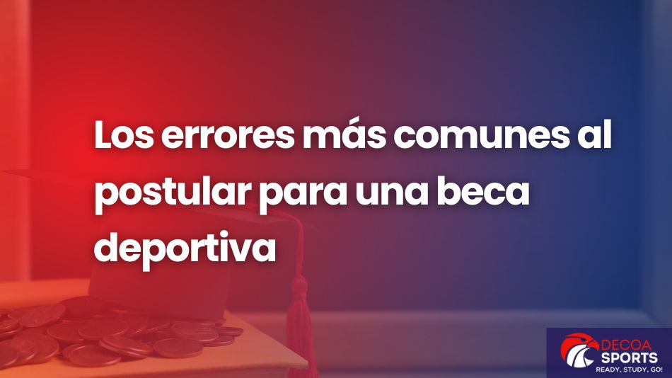 Primer plano de un birrete universitario sobre una mesa